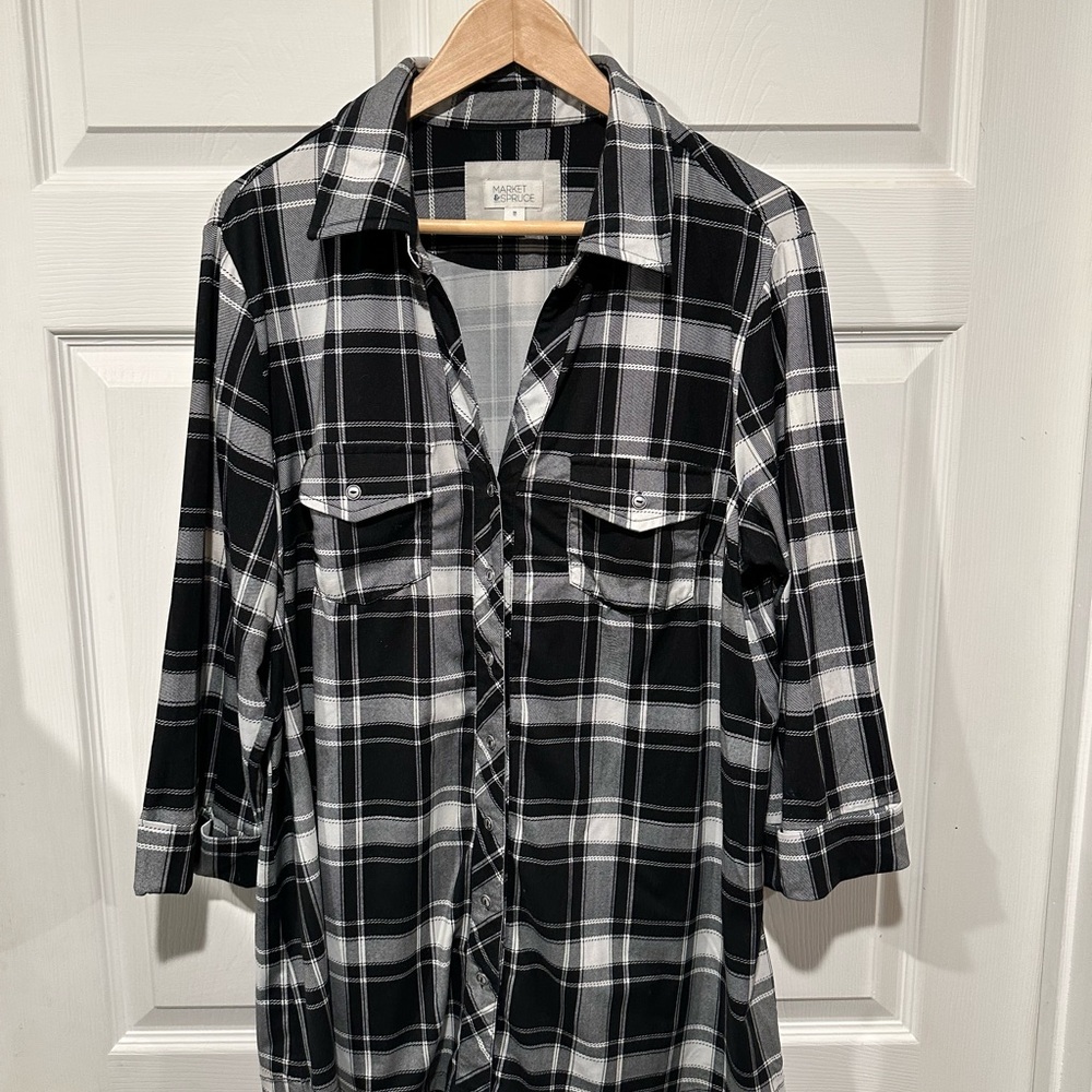Market & Spruce Black and White Plaid Button Down Shirt